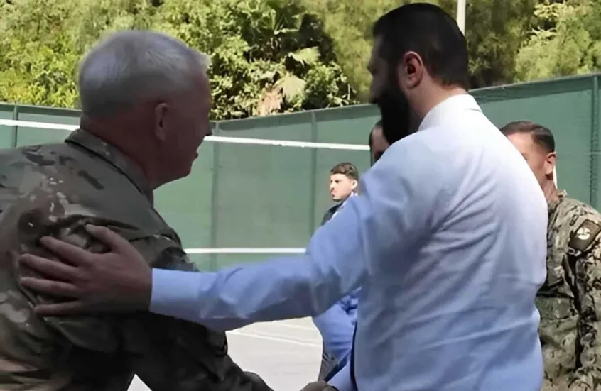 عقب وصوله لواشنطن .. الشرع يظهر في مباراة كرة سلة مع قادة التحالف الدولي ضد "داعش"