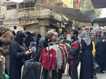 الألبسة الشتوية تثقل كاهل السوريين وسط تراجع القوة الشرائية