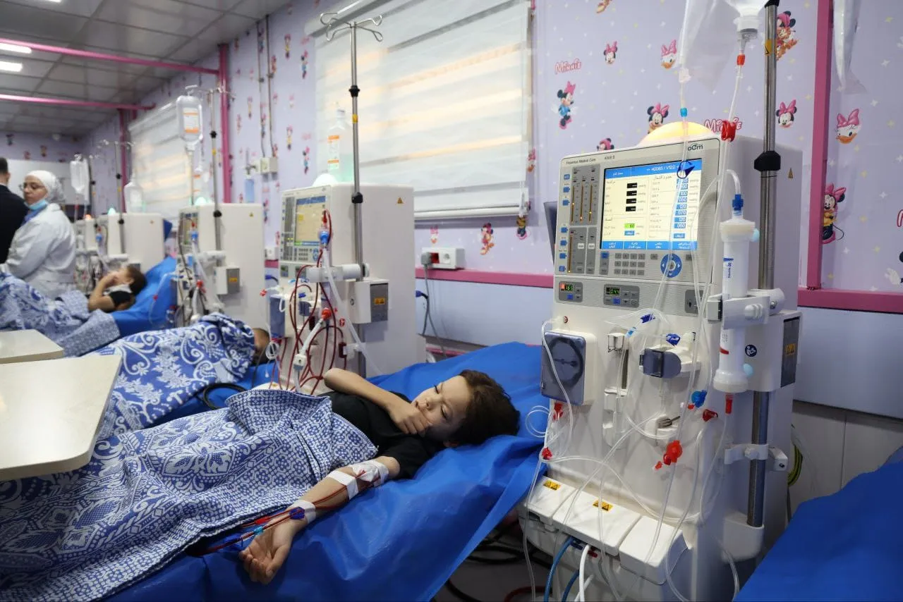 حملة طبية في مشفى المجتهد تشمل عمليات جراحية مجانية للأطفال