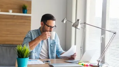 بيئة العمل.. بين الدعم والإرهاق: توصيات لتحسين أداء الموظفين