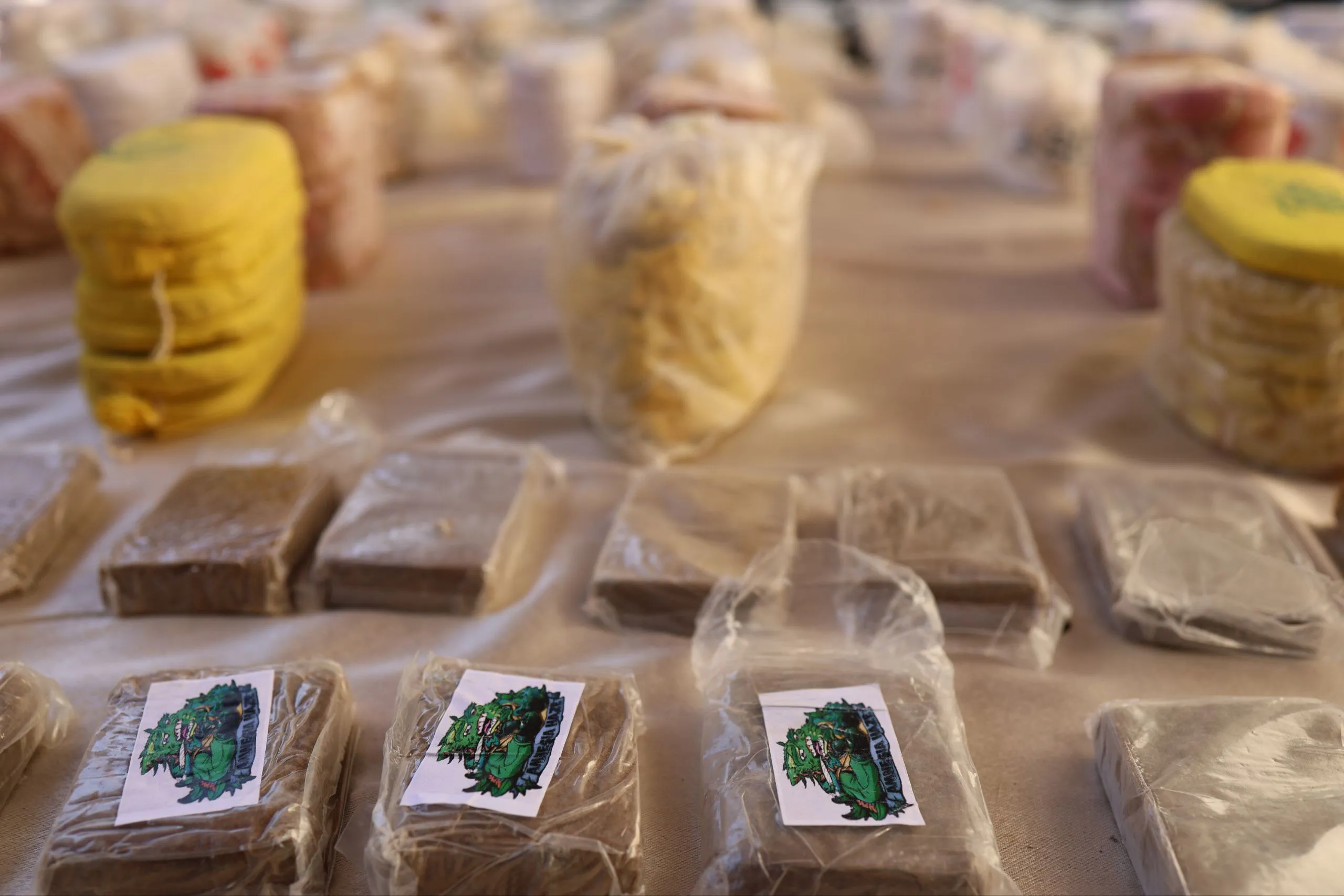 مكافحة المخدرات تضبط كميات كبيرة في عملية أمنية بالبادية السورية