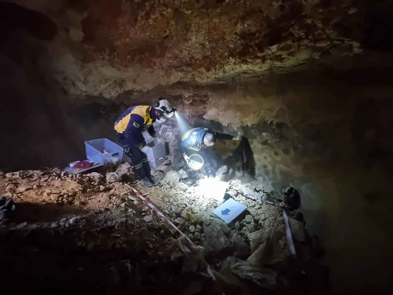 "الخوذ البيضاء" تنتشل رفات شخصين مجهولي الهوية في ريف حلب