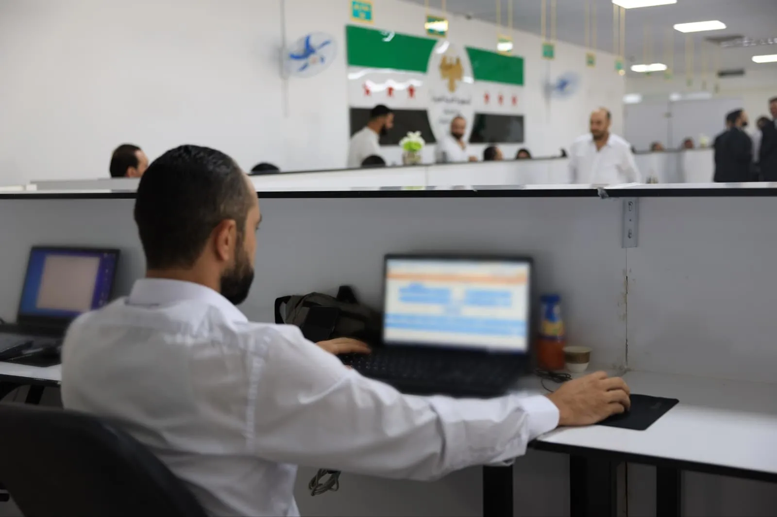 الرسوم والفئات.. تعليمات جديدة لإصدار جوازات السوريين المغتربين عبر ذويهم داخل البلاد