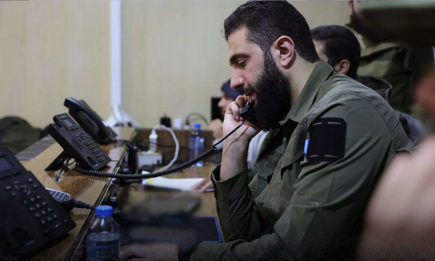 من يكتب رواية السقوط؟ معركة “ردع العدوان” بين وهم التوجيه الدولي وحقيقة القرار السوري