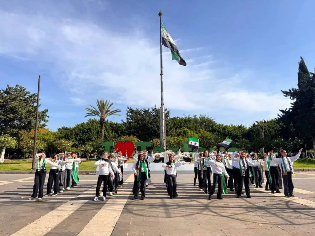 وزارة التربية تحيي الذكرى الأولى للتحرير بفعاليات وطنية وفنية في المحافظات