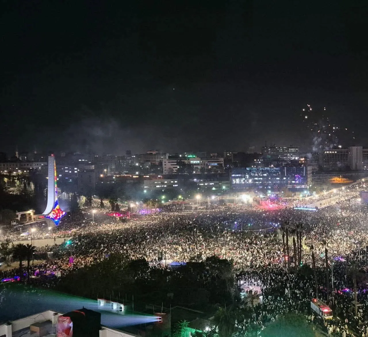 عقب حوادث تدافع .. محافظة دمشق تنهي فعاليات الاحتفال في ساحة الأمويين