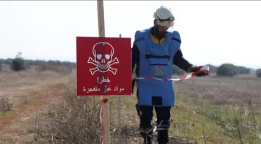 استشهاد طفل وإصابة ثلاثة بانفجار قنبلة عنقودية من مخلفات قصف النظام شرقي حلب