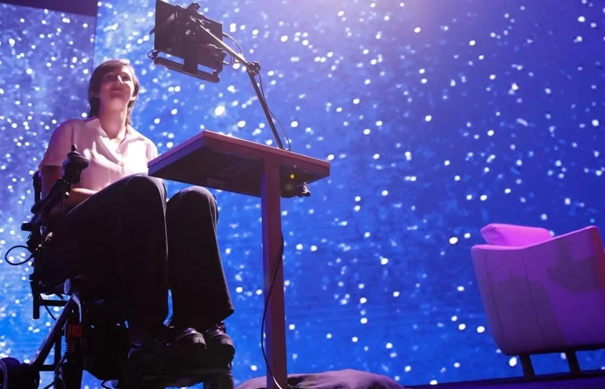 تكنولوجيا: الذكاء الاصطناعي يمنح ذوي الإعاقة صوتاً جديداً ووجهاً قادراً على الابتسام