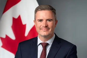 السفير الكندي في دمشق يُؤكد دعم بلاده لمسار الإصلاحات السياسية والاقتصادية في سوريا