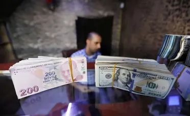 محافظة إدلب تبدأ العودة لليرة السورية وتُعمم لمديرياتها لتوحيد الإجراءات المالية