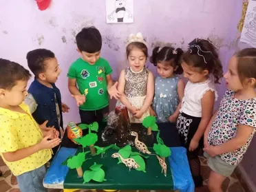 الأنشطة التعليمية.. سلاح فعّال لترسيخ التعلم وجذب الأطفال للمدرسة