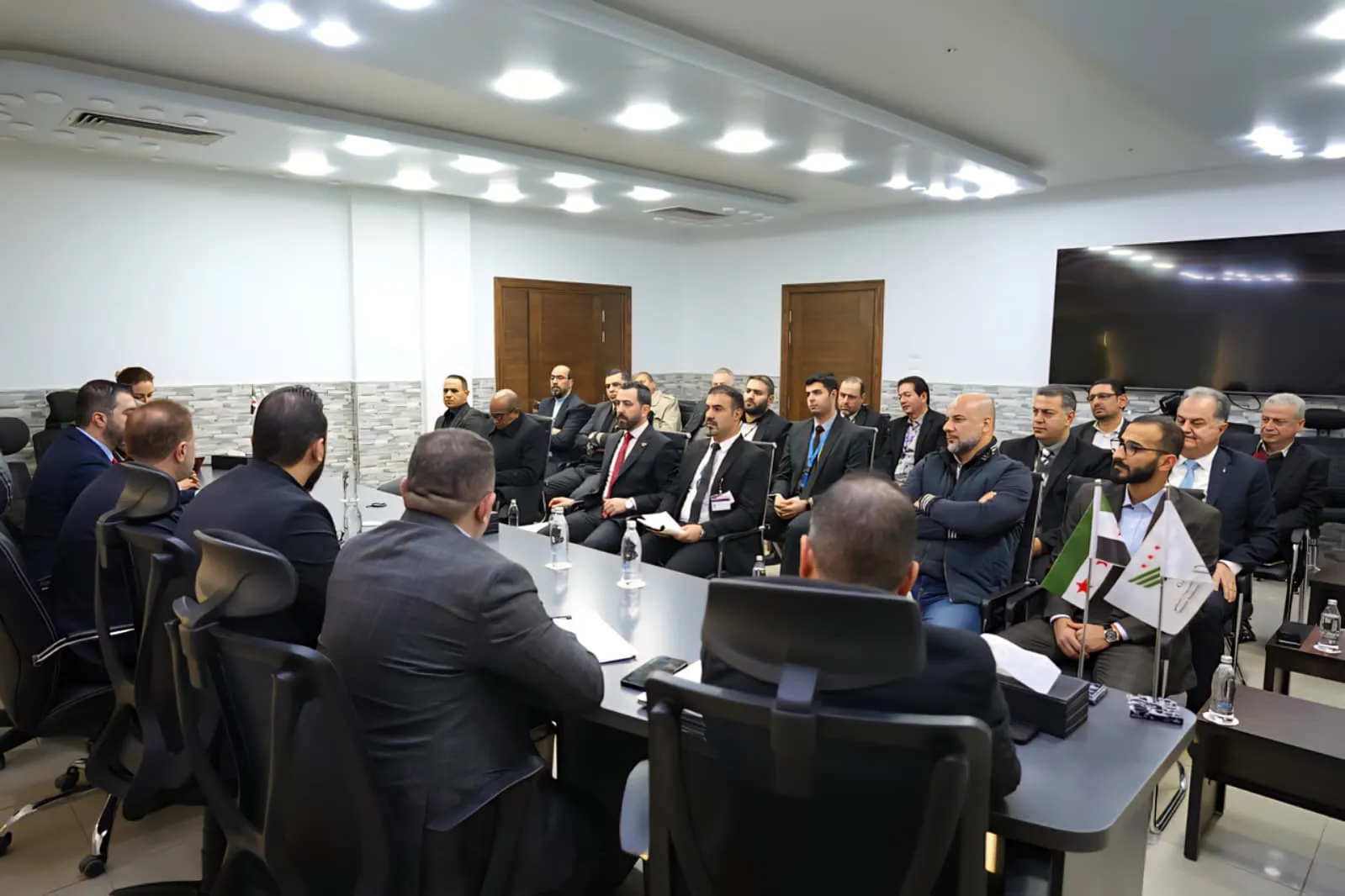 اجتماع رسمي يبحث تحديات حركة الطيران في المطارات السورية