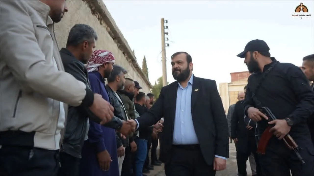 مستشار الرئيس لشؤون العشائر يحذّر من فوضى السلاح ويدعو لحصره بيد الدولة