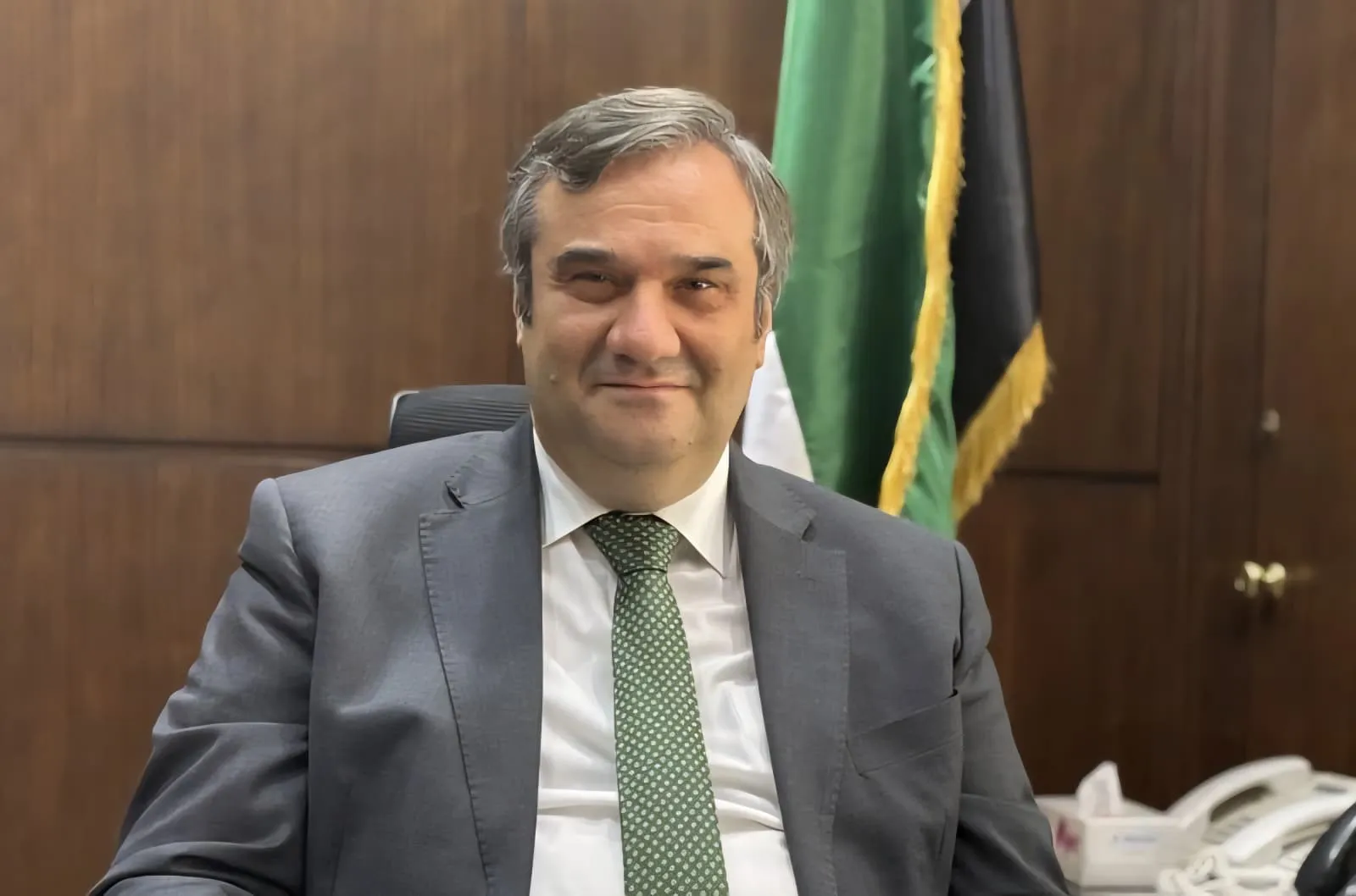 "رمز لنجاح الثورة".. حاكم المركزي يدعو للثقة بالعملة الجديدة 