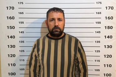 الداخلية تُعلن القبض على أحد أعضاء خلية "سرايا الجواد" بريف جبلة وضبط أسلحة وذخائر