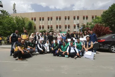 25 متطوعاً من "الخوذ البيضاء" يشاركون في تدريب "المستجيب الأول" لتعزيز قدراتهم