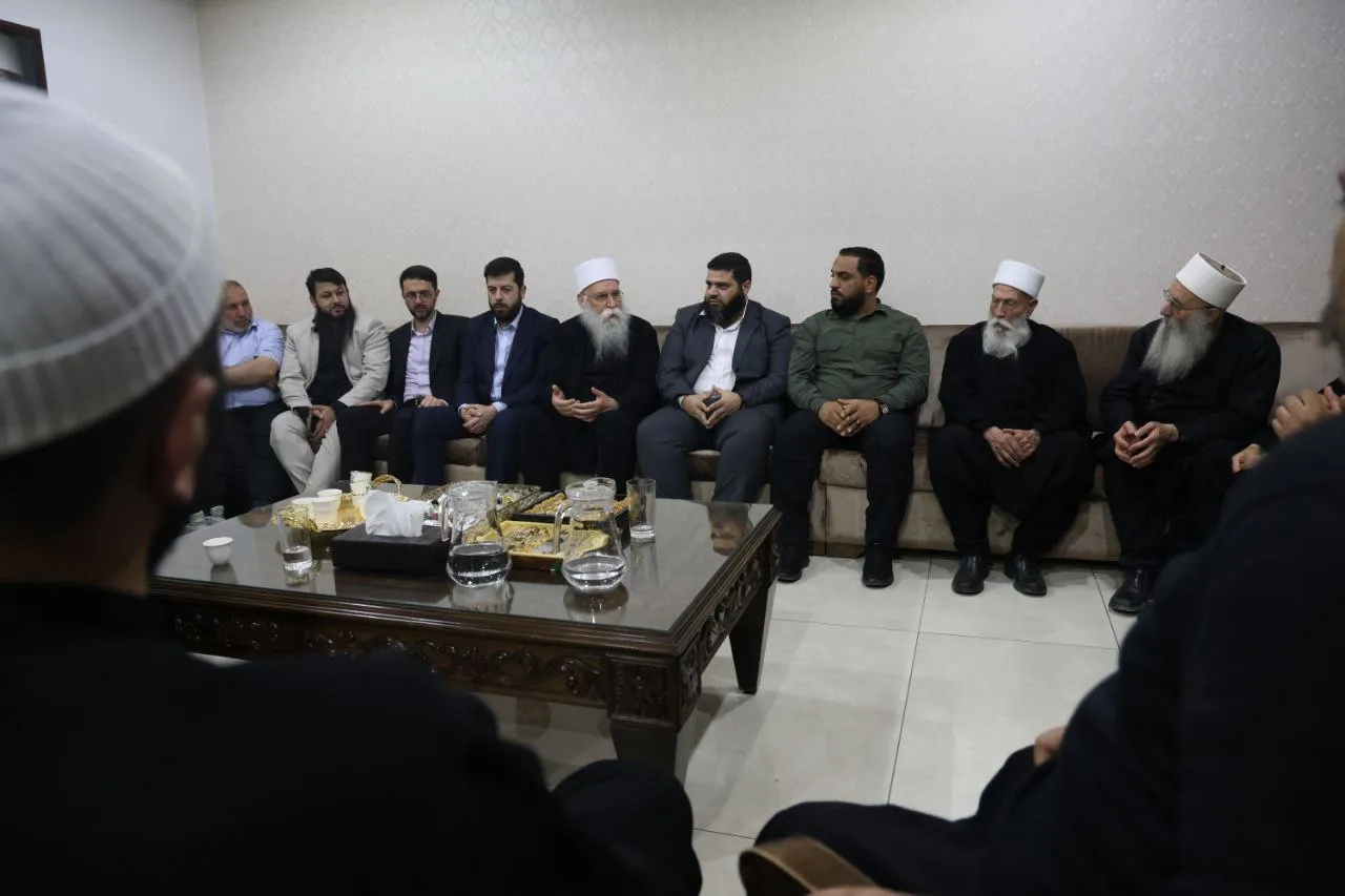 واشنطن تُحذر من تصاعد الطائفية في سوريا وتدعو لحكومة تضم جميع الأطياف