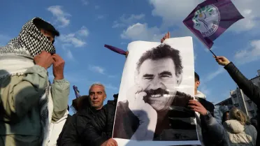 حزب العمال الكردستاني يعلن نيته حل نفسه: خطوة تاريخية نحو نزع السلاح وإنهاء التمرد