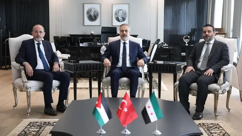تعزيز التعاون الإقليمي: سوريا وتركيا والأردن يتفقون على دعم الأمن والاستقرار ومواجهة التحديات المشتركة