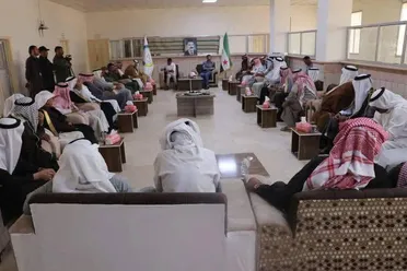 "الكاطع" يُحذر من محاولات "قسد" لجذب دعم العشائر في ظل سقوط مشروعها الانفصالي