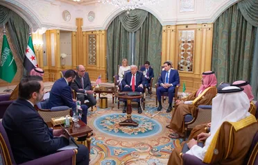 مساعدة ترامب توضح مطالب "ترامب" من "الشرع" وتؤكد: فرصة عظيمة أمام سوريا