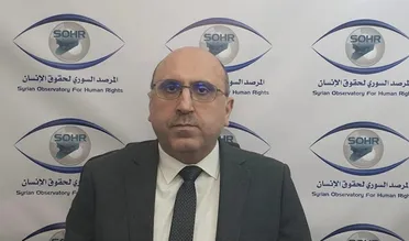 اعتبر "ترامب" أكبر "مكوع".. "رامي عبدالرحمن" ممتعض من رفع العقوبات عن سوريا