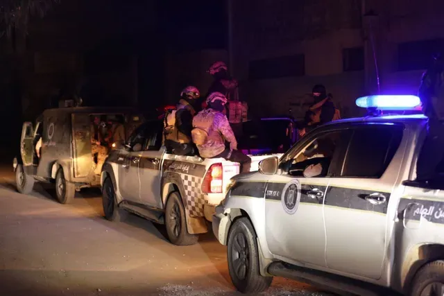 عقب اغتيال عنصر بوزارة الدفاع .. الأمن العام يُداهم خلية لتنظيم داعـ ـش جنوبي إدلب