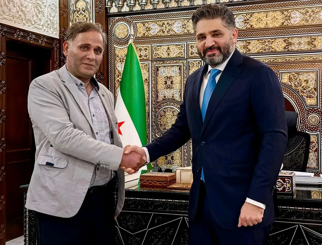 وزير الثقافة السوري يشيد بمبادرة مواطن سلّم السلطات قطعًا أثرية عثر عليها