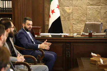 وزارة الإدارة المحلية تُطلق خطة تحوّل شاملة: لا مركزية فاعلة وخدمة متوازنة لكل المحافظات