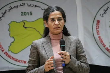 إلهام أحمد تحذر من "حرب أهلية" بحال استمرت دمشق بتجاهل مطالبهم!