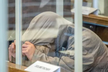 ألمانيا تحكم بالمؤبد على قيادي سوري مدعوم من "حزب الله" بتهمة ارتكاب جرائم ضد الإنسانية