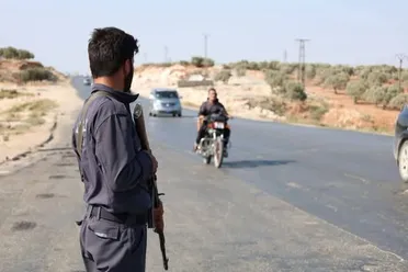 قائد قوى الأمن الداخلي في إدلب يحذّر من تفاقم حوادث الدراجات النارية ويصدر توجيهات مشددة