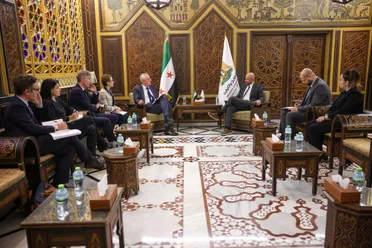 وزير الطوارئ يبحث مع بعثة الاتحاد الأوروبي التحديات التي تعيق عودة اللاجئين السوريين