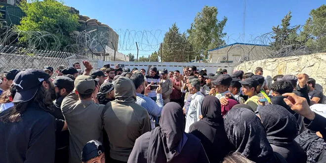 مظاهرة أمام مركز الأمم المتحدة.. أهالي بيت جن يطالبون بالإفراج عن معتقليهم لدى الاحتلال الإسرائيلي