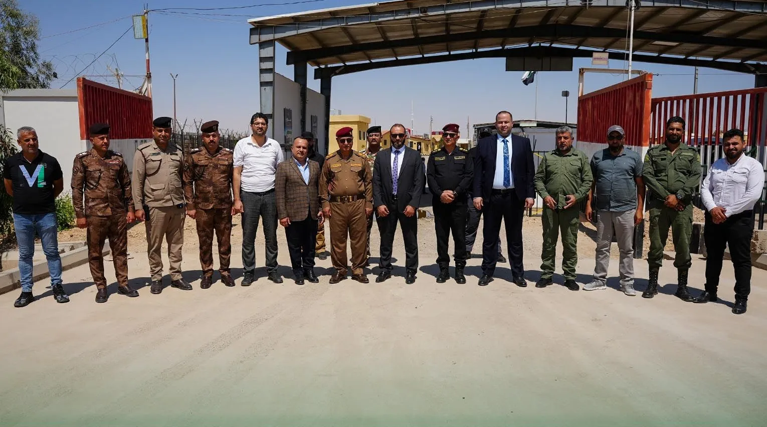 لتعزيز التبادل التجاري .. رسمياً افتتاح معبر البوكمال أمام حركة المسافرين والشاحنات مع العراق