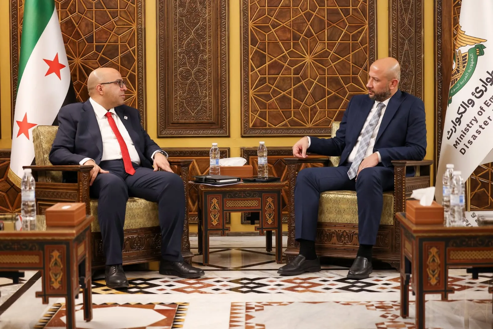 وزير الطوارئ يبحث مع وفد الصليب الأحمر تطوير منصة وطنية للاستجابة للكوارث