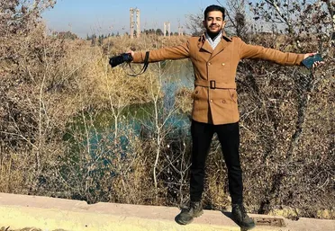 اتهموه بـ"العمالة للموساد".. صحفي سوري يتعرض لاستجواب أمني أمام السفارة الإيرانية بدمشق 
