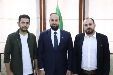 وزير الإعلام يستقبل "أمجد الساري" ويتابع حادثة تعرضه لاستجواب أمام سفارة إيران في دمشق