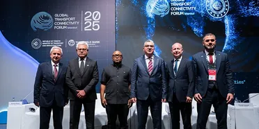 سوريا تشارك في منتدى الترابط العالمي للنقل 2025 وتؤكد جاهزيتها للانخراط في مشاريع التعاون الإقليمي
