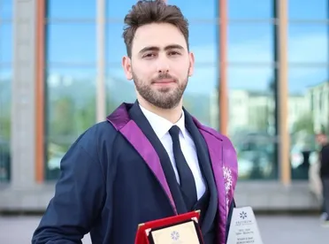 شاب سوري يُحقق إنجازاً مميزاً بحصوله درجة الشرف العليا في واحدة من الجامعات التركية