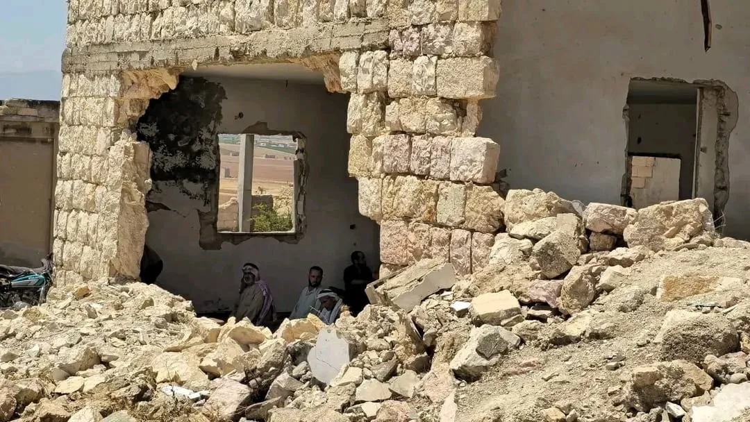 من الأنقاض إلى الأمل: مواقف ملهمة تعكس إرادة السوريين في العودة وإحياء الوطن