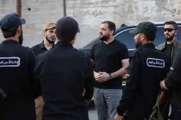 قائد في "الفرقة 50" ينفي استهداف حاجز عسكري بريف اللاذقية