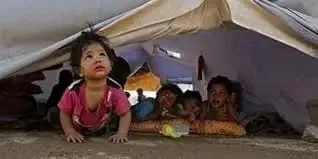 معاناة مستمرة: الأهالي في مخيمات شمال غربي سوريا يواجهون الحرّ والفقر