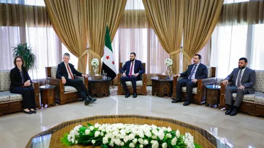 الرئيس الشرع يستقبل مستشار الأمن القومي البريطاني في دمشق