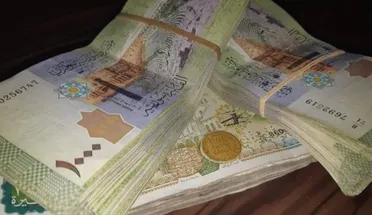 الليرة السورية تتراجع أمام الدولار واستقرار نسبي في أسعار الذهب