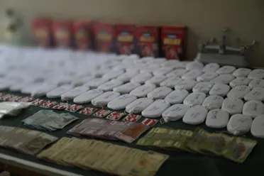 معدة للتهريب إلى دولة الإمارات. ضبط شحنة مخـ ـدرات كبيرة بدمشق
