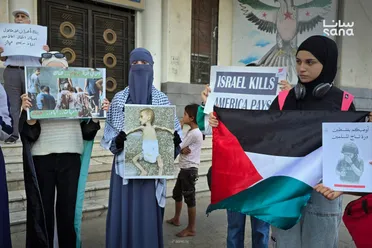 وقفة شعبية في حمص رفضاً لجرائم الاحتلال الإسرائيلي ودعماً لصمود غزة