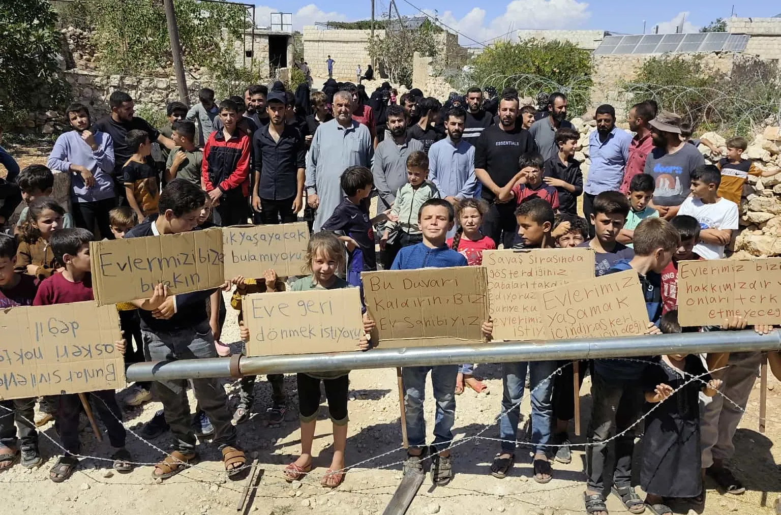 أهالي فركيا يطالبون الجيش التركي بإخلاء منازلهم وإعادتهم إلى بلداتهم