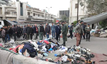 أسواق البسطات المتنقلة في المخيمات: شريان حياة النازحين وملاذ النساء