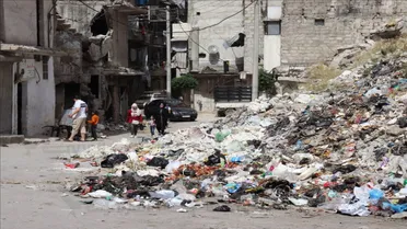 أزمة النفايات في المزة: مخاطر صحية تتفاقم وسكان الحي يطالبون بحلول جذرية
